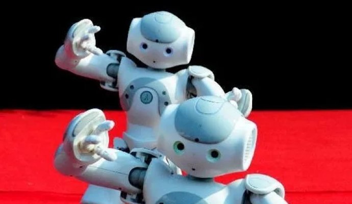 如何让智能服务机器人像人一样聊天（无线充电）
