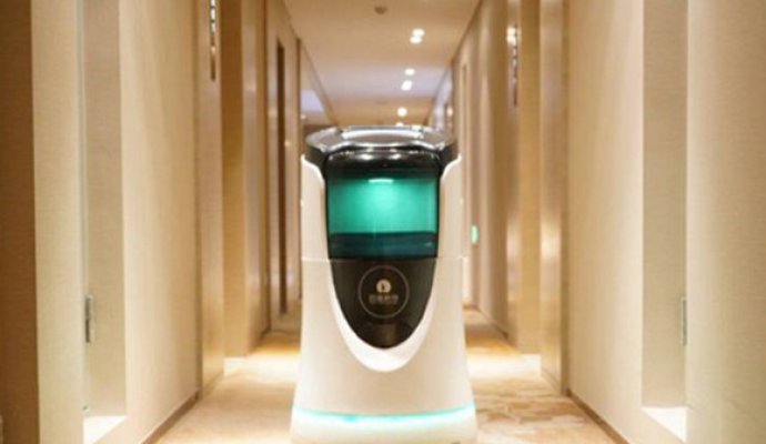 为什么风靡全球的酒店服务机器人如此受欢迎（二）（无线充电）