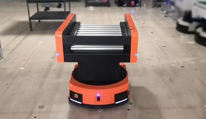 革新产线物流：鲁渝AGV滚筒机器人无线充电方案的应用与优势